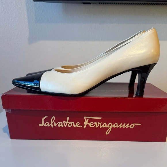Salvatore Ferragamo Black and Cream Heels 9.5C - Picture 5 of 10